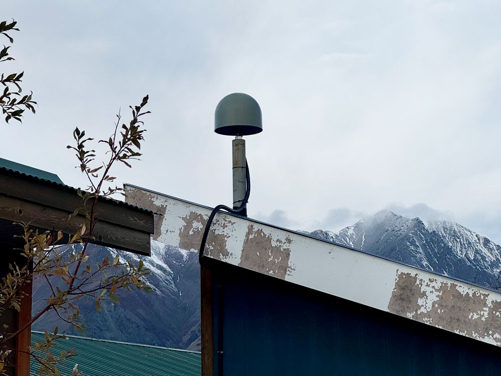 Antenna attached to a roof-top